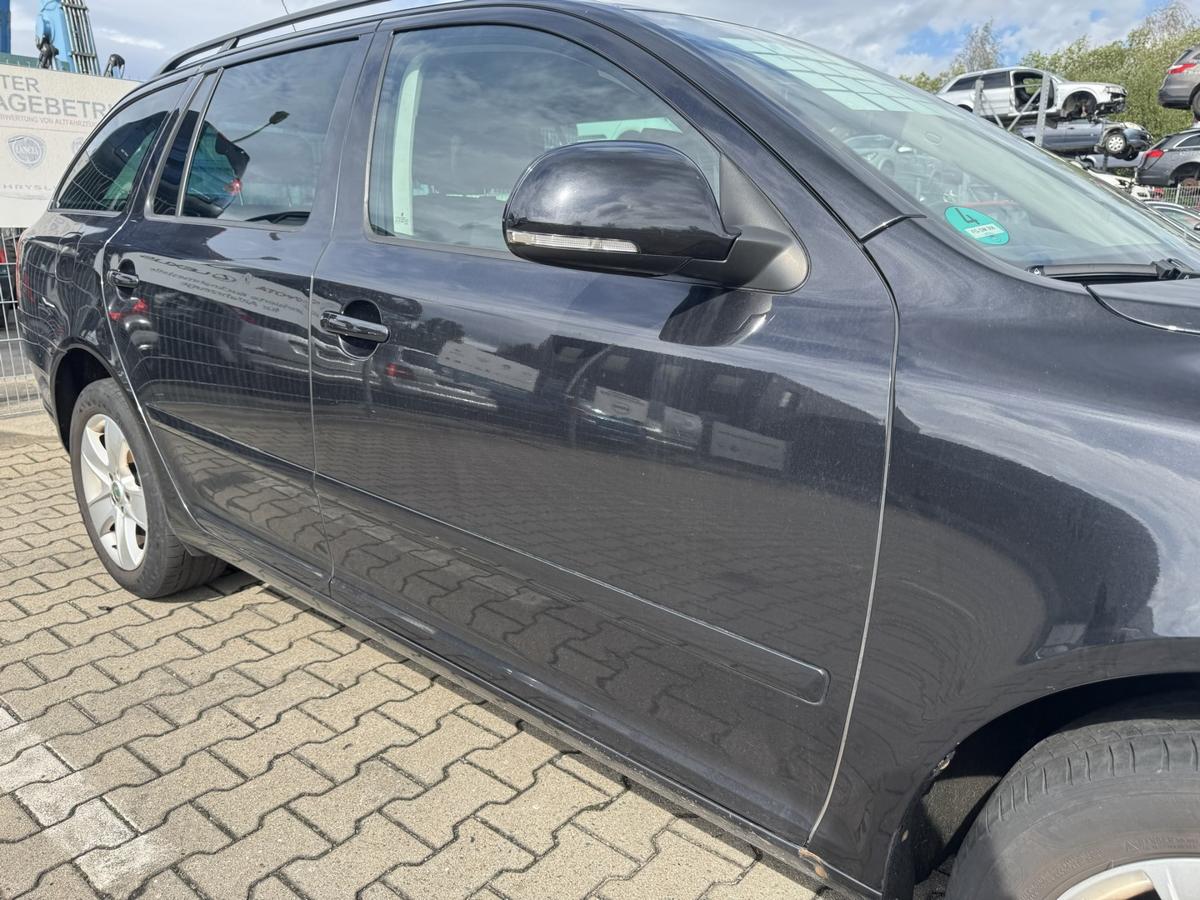 Skoda Octavia 2 original T&uuml;r vorn rechts 9910 Schwarzmetallic Rohbau Bj.2009